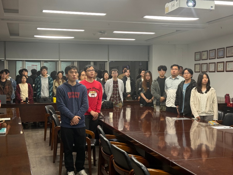 图1 全体奏唱国歌_resized.jpg